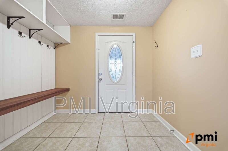 5413 Brookfield Dr - Photo 3 of 37