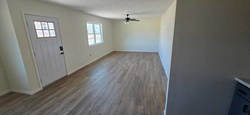 715 N 35th St - Photo 3 of 10