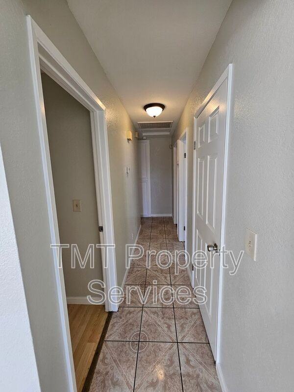 1402 Laguna Cir - Photo 6 of 16