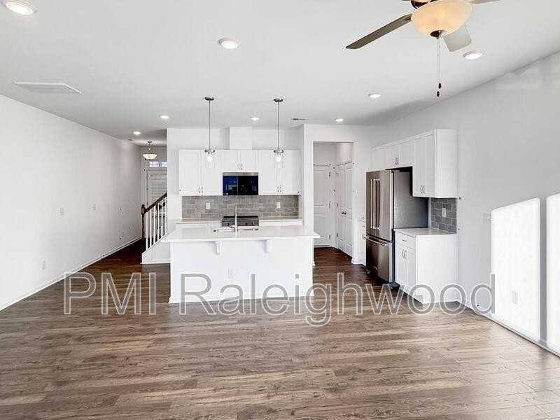 159 Siebold St - Photo 6 of 22