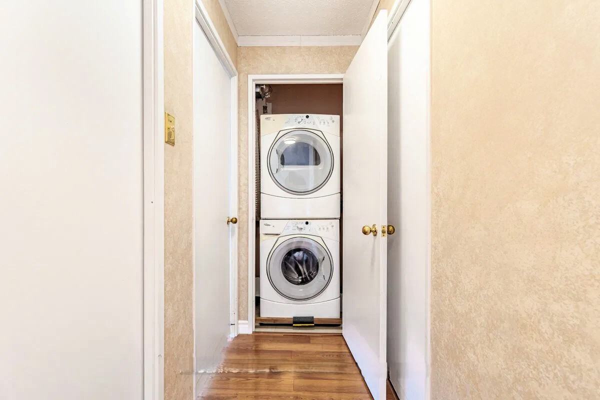 Shipp Dr & Rathburn Rd E - Photo 5 of 15