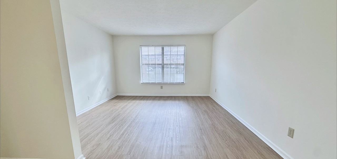 600 Cove Lake Village - Photo 5 of 46