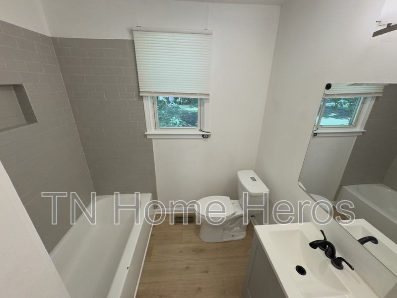 610 Demoss St - Photo 6 of 9