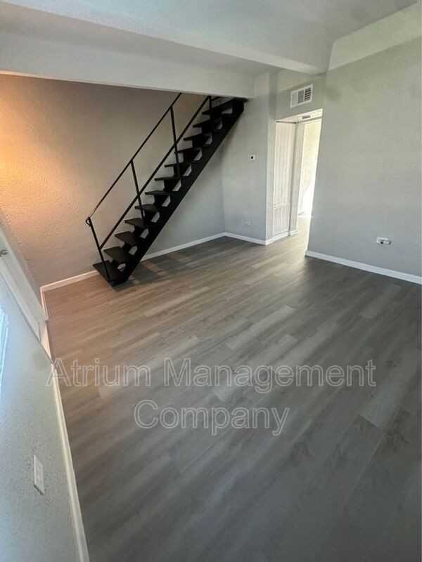 825 E University Blvd #109 - Photo 4 of 12