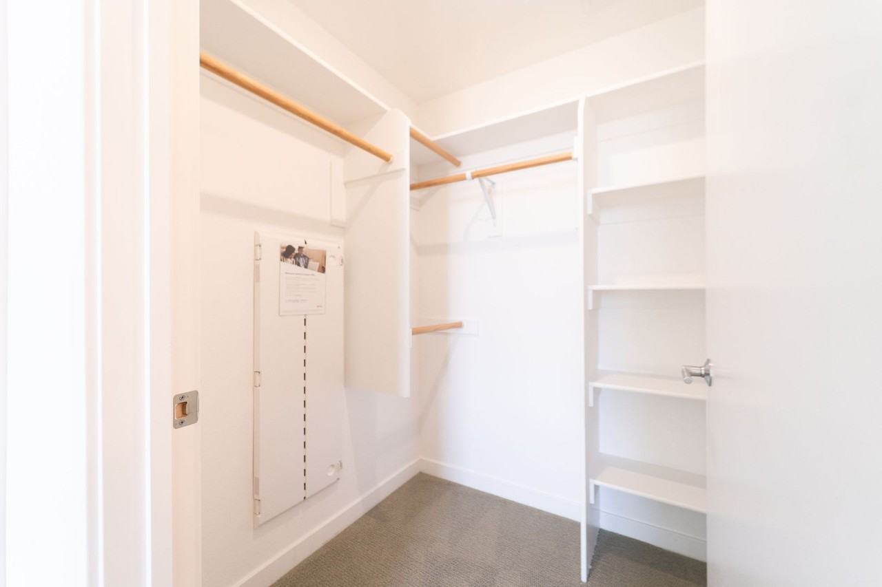 Aquatic Shattuck - Photo 6 of 27