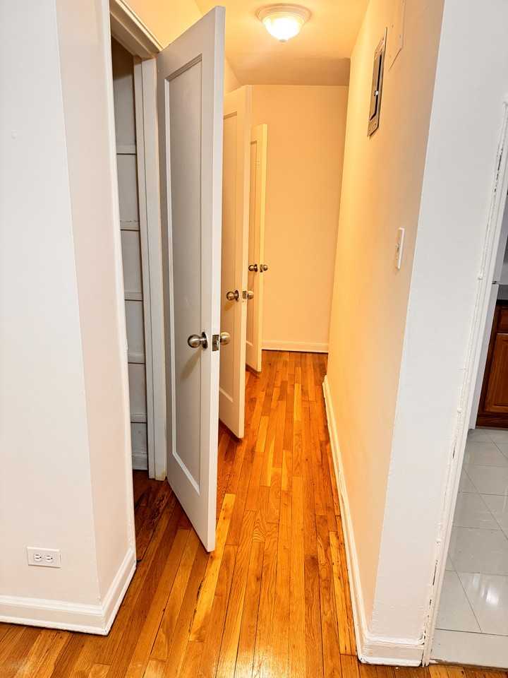 140-18 Burden Crescent #208 - Photo 4 of 12