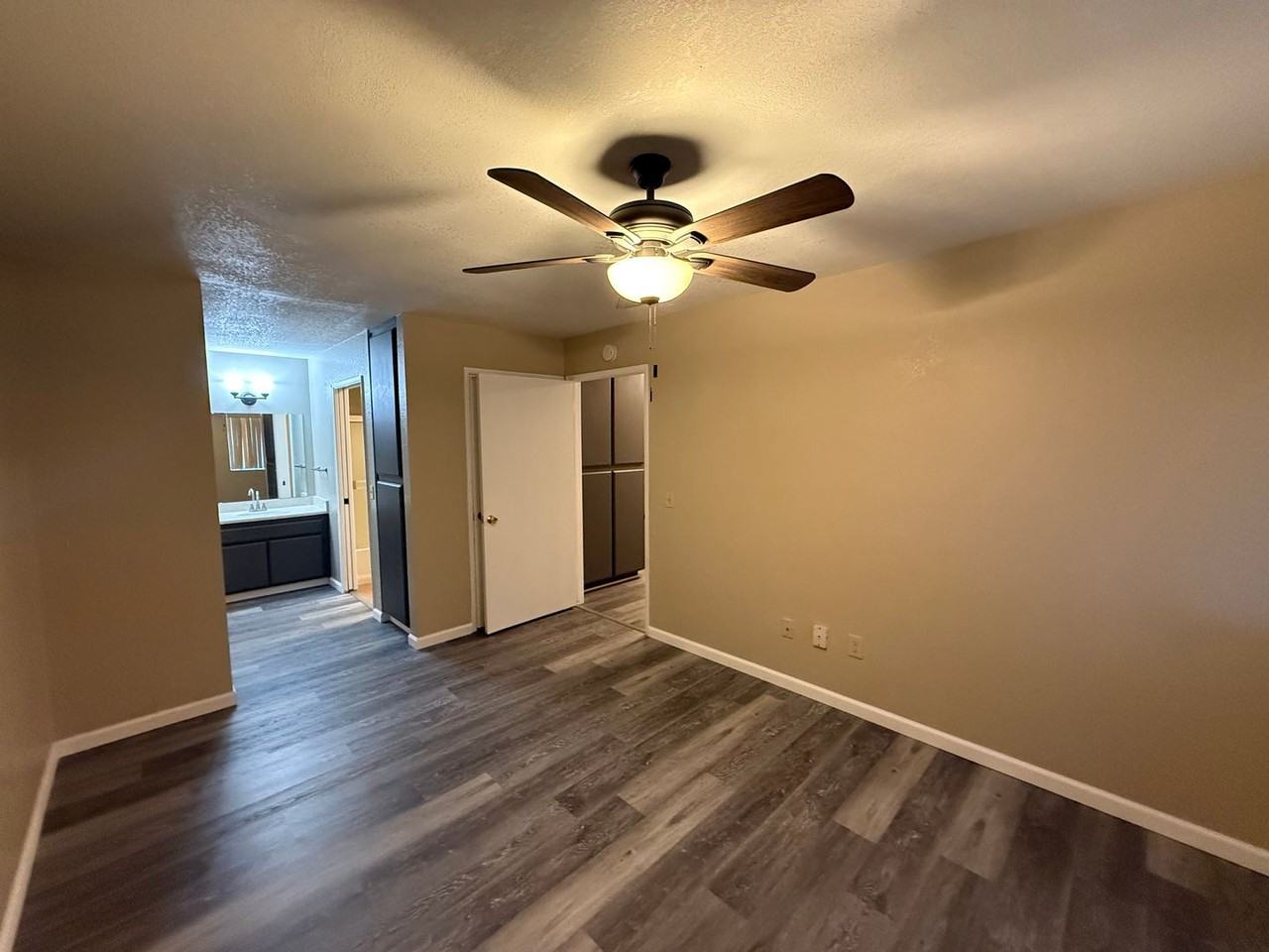 840 E Ridgecrest Blvd #32 - Photo 7 of 20