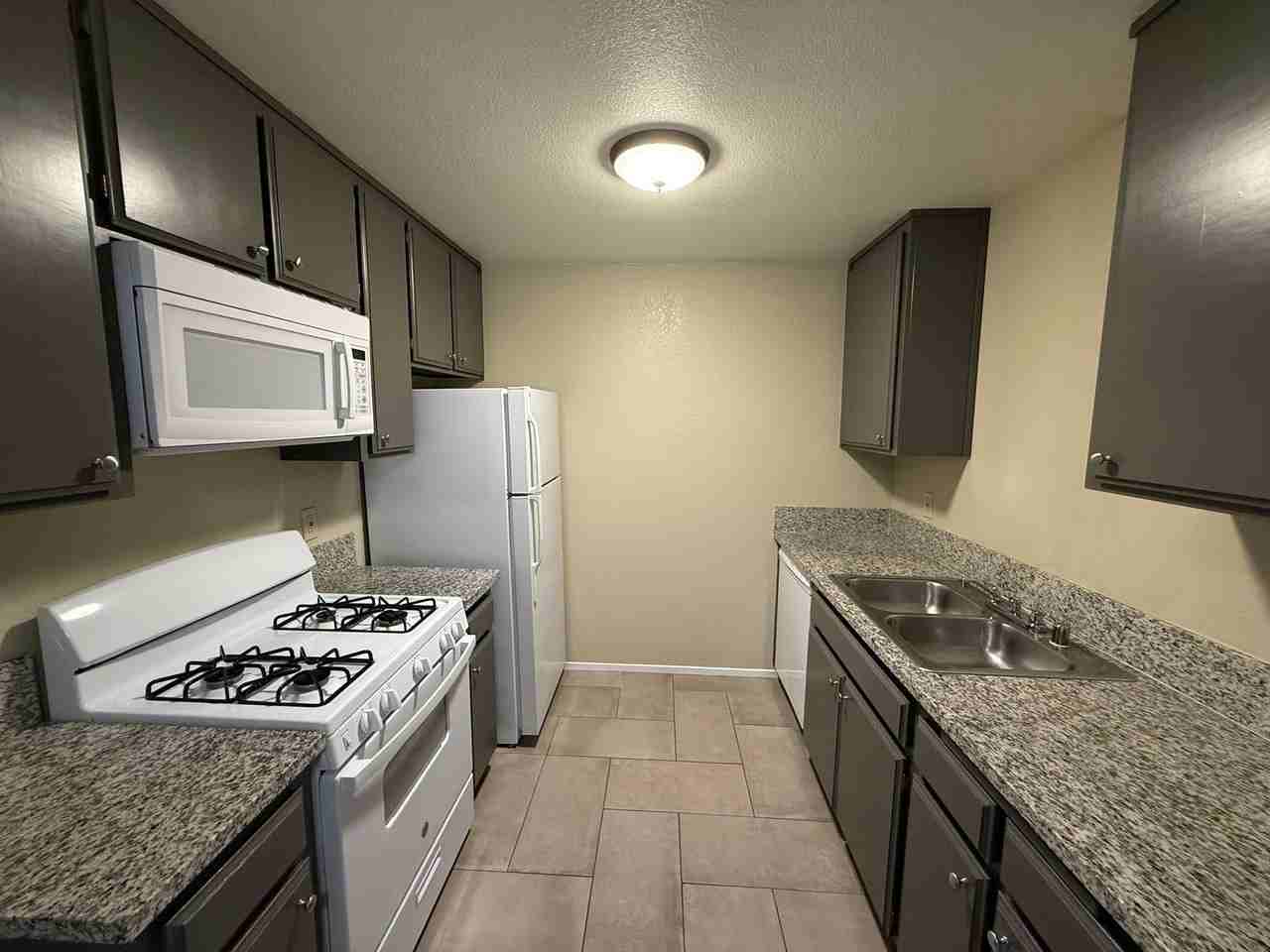 840 E Ridgecrest Blvd #38 - Photo 4 of 20