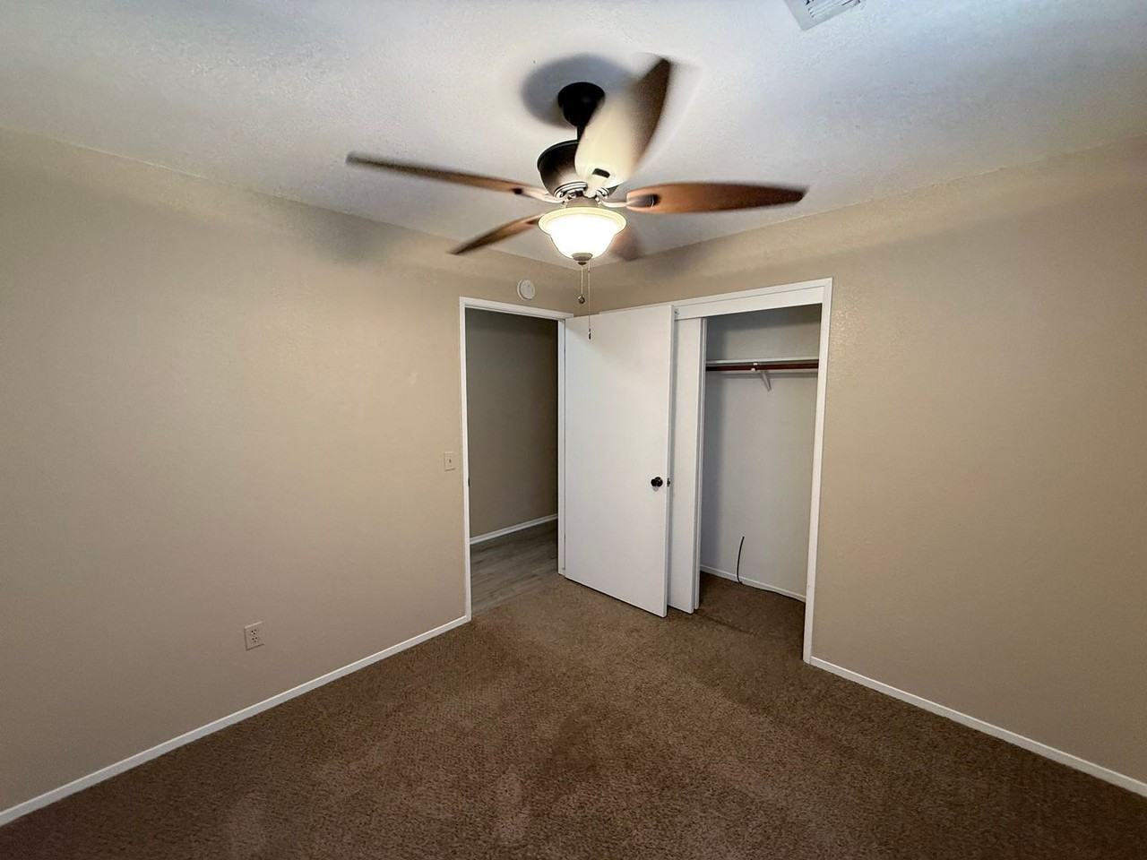 840 E Ridgecrest Blvd #38 - Photo 6 of 20