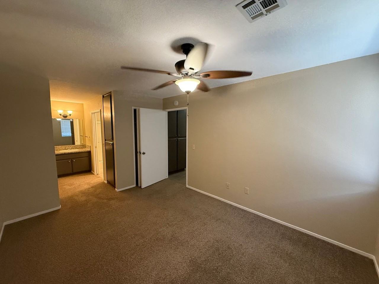 840 E Ridgecrest Blvd #38 - Photo 7 of 20