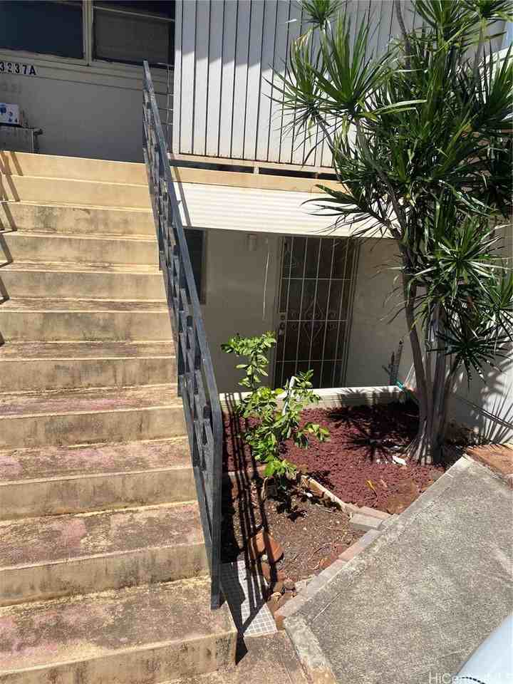 3237 Charles St - Photo 2 of 11