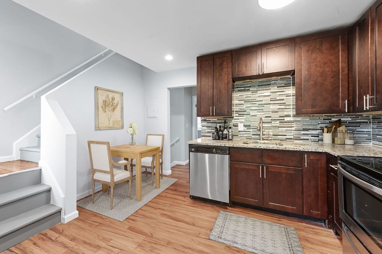 1500 Menard Apartments - Photo 5 of 24