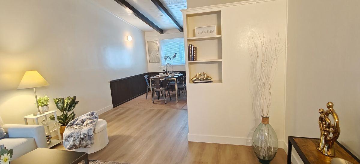 2704 W Century Blvd ##2 - Photo 3 of 6