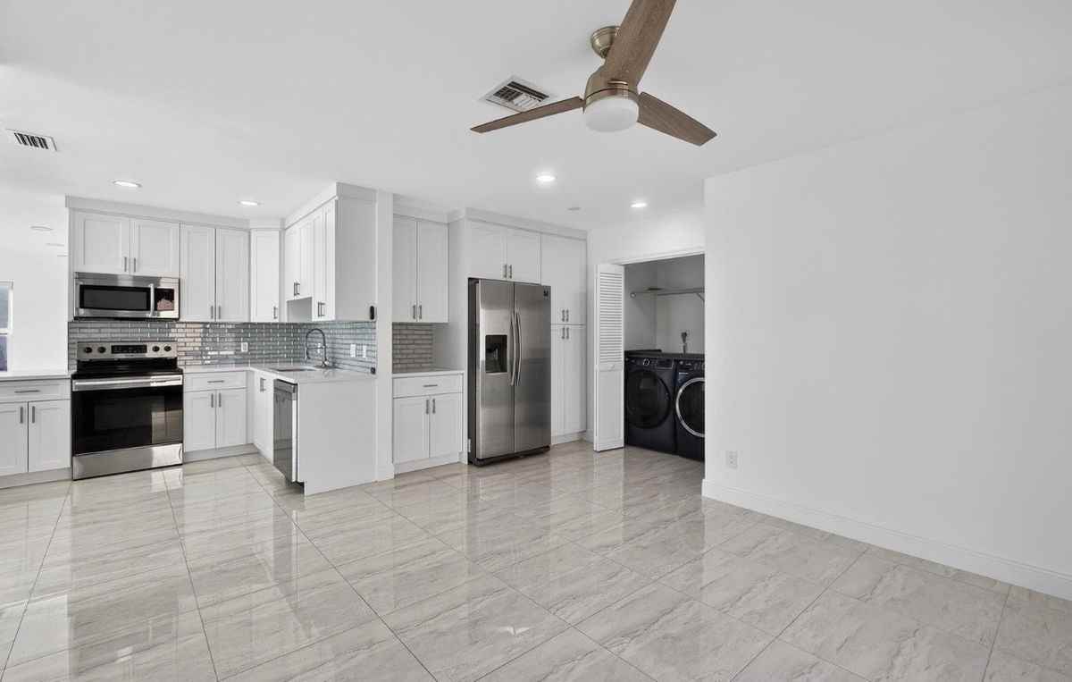 517 Nw 52nd St - Photo 2 of 19