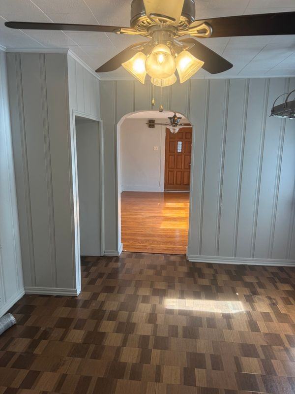 403 W 6th St - Photo 2 of 28