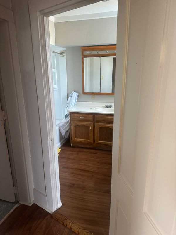 403 W 6th St - Photo 6 of 28