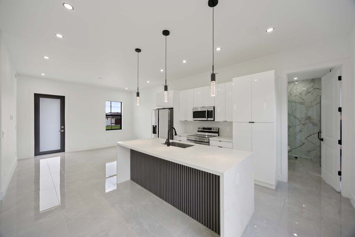 3732 13th St W - Photo 4 of 20