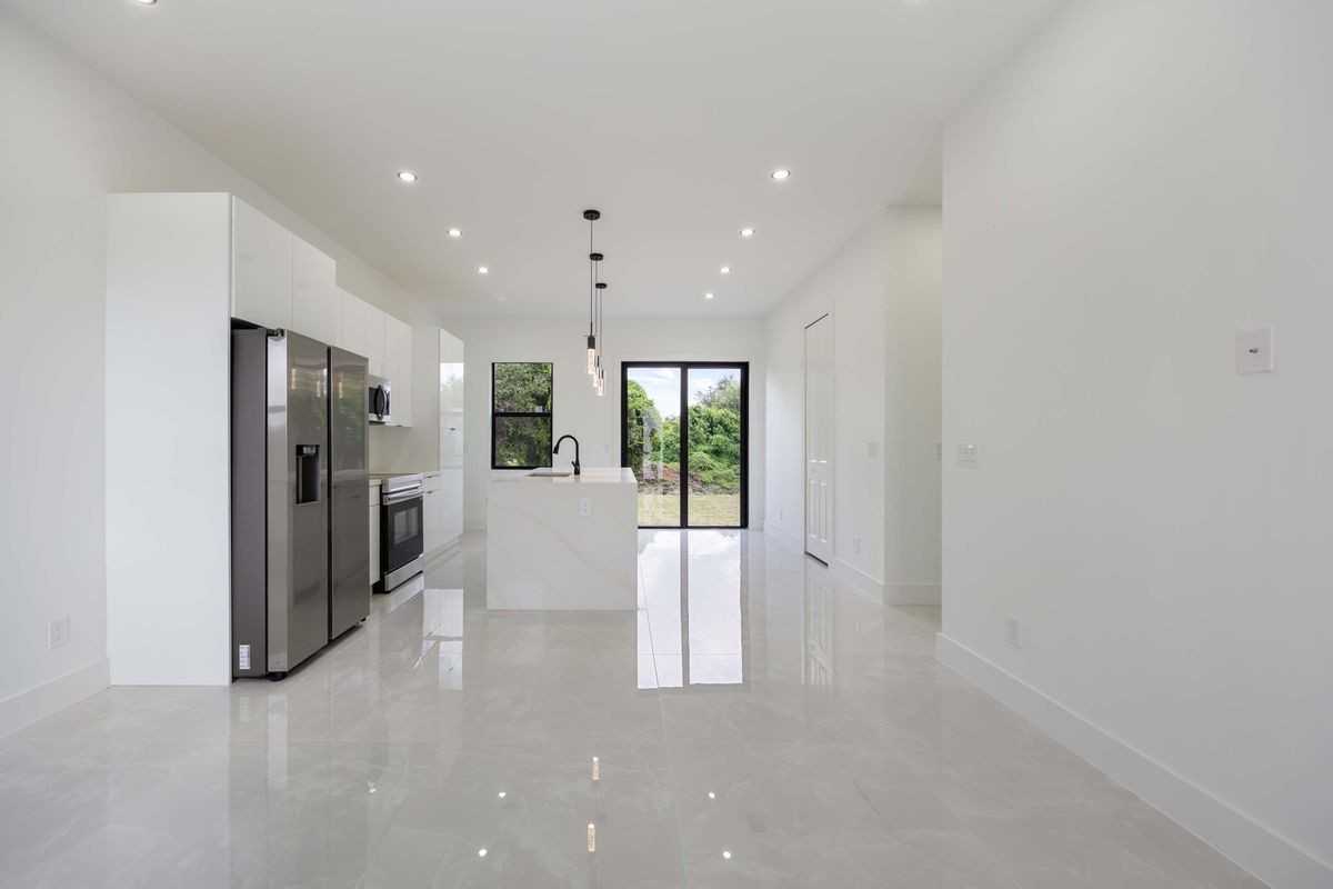 3732 13th St W - Photo 6 of 20