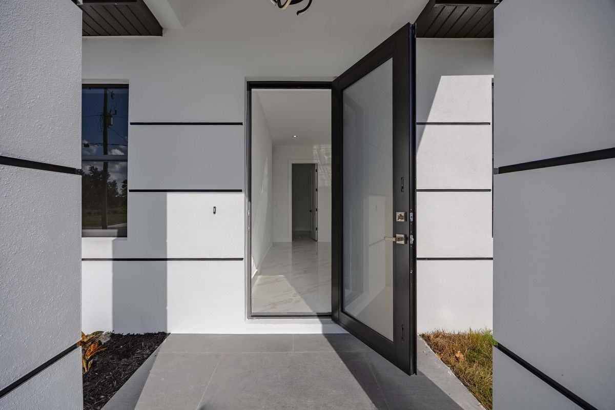 1051 Marine Ave S - Photo 2 of 16