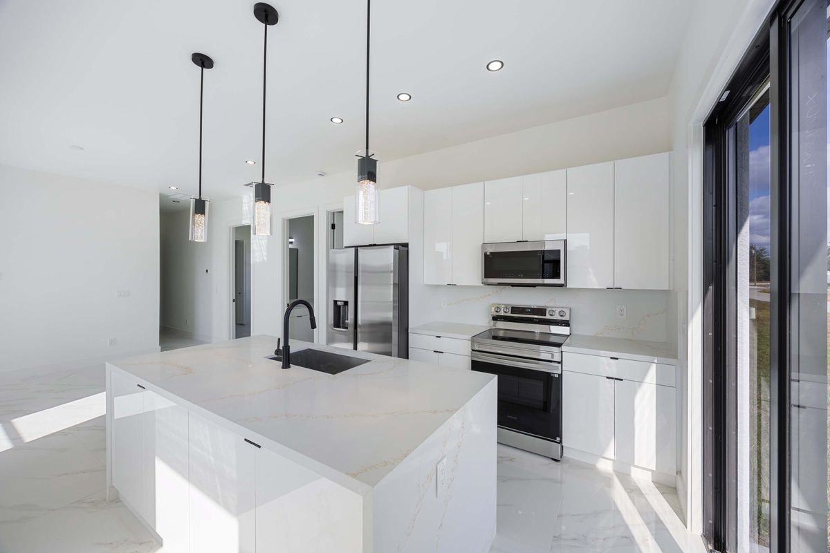 1051 Marine Ave S - Photo 6 of 16