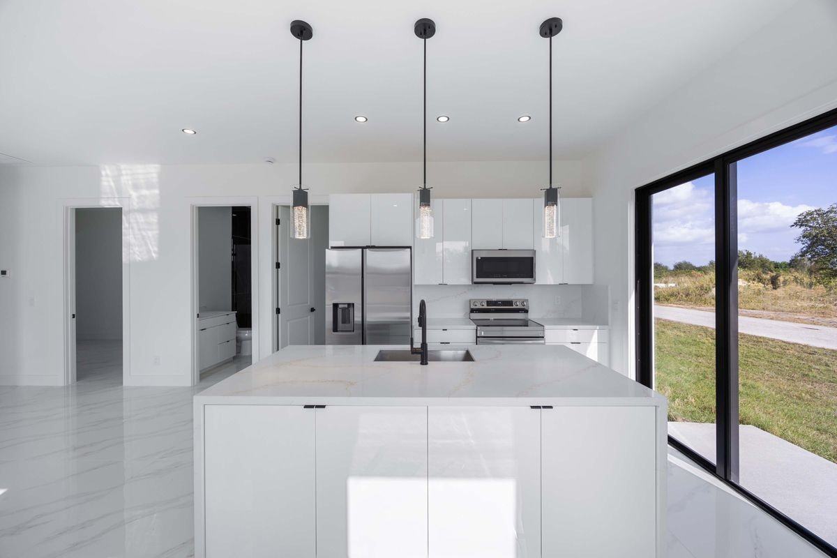 1051 Marine Ave S - Photo 7 of 16