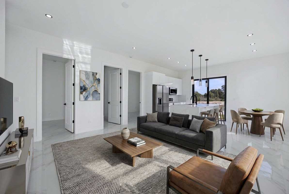 1053 Marine Ave S - Photo 2 of 20