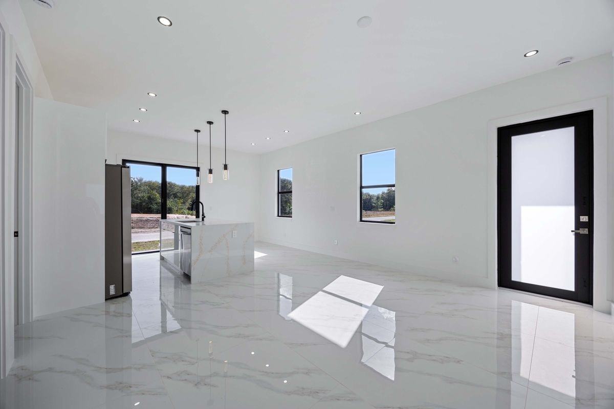 1053 Marine Ave S - Photo 6 of 20