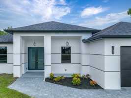 featured image of 2504 23rd St W