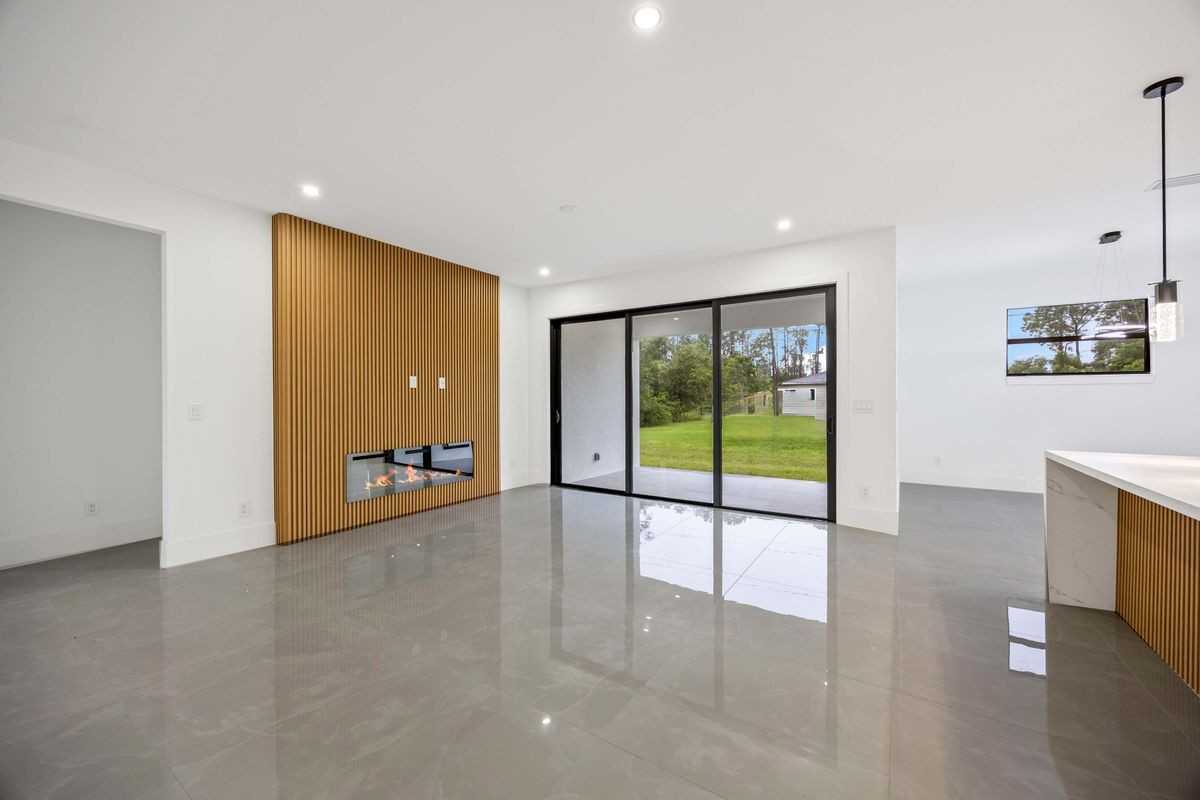 2504 23rd St W - Photo 6 of 26