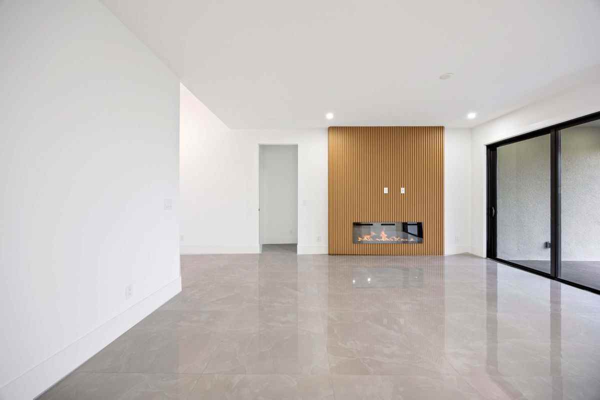 2504 23rd St W - Photo 7 of 26