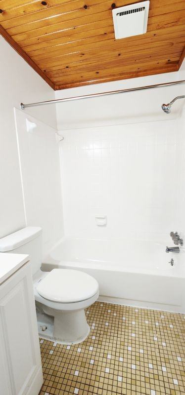 4919 Manheim Ave - Photo 7 of 9