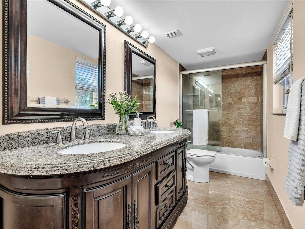 333 Se 20th Ave ##204 - Photo 7 of 19