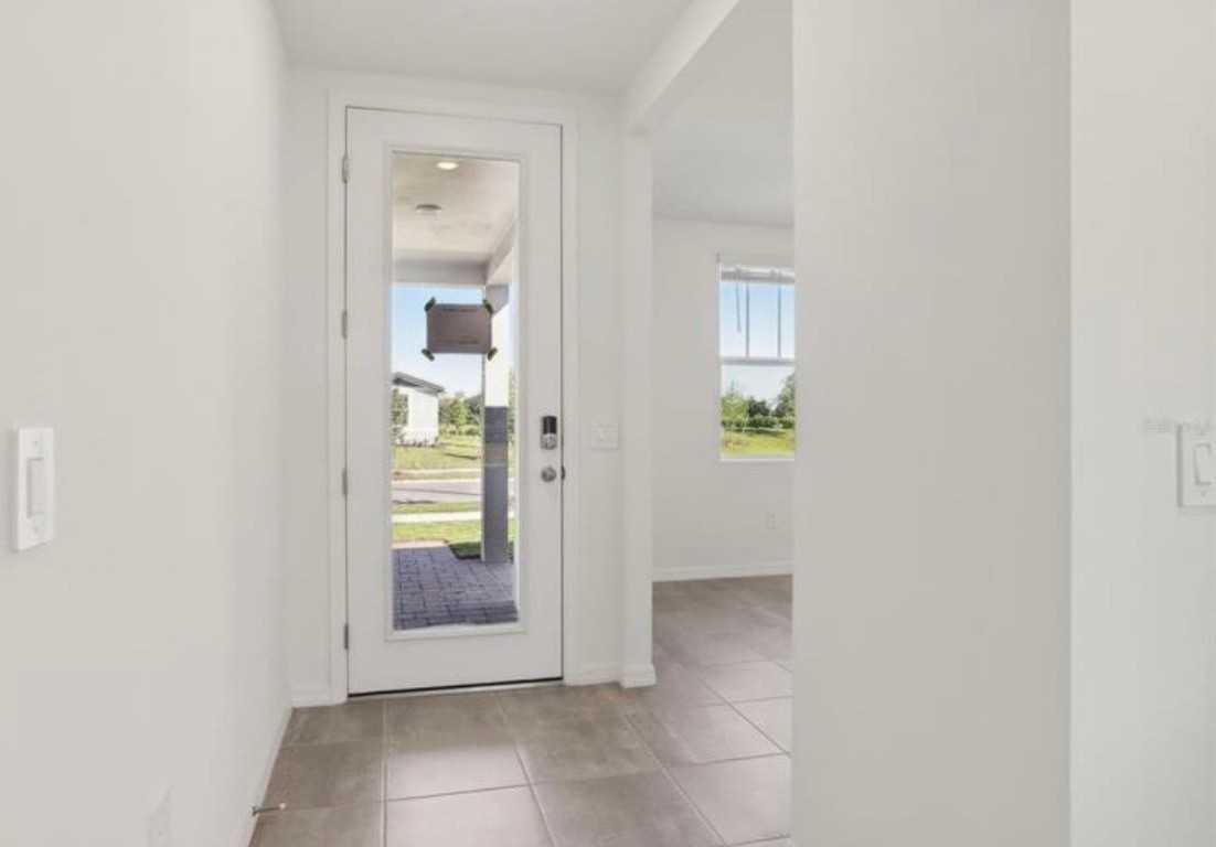 317 Castle Dr - Photo 5 of 40