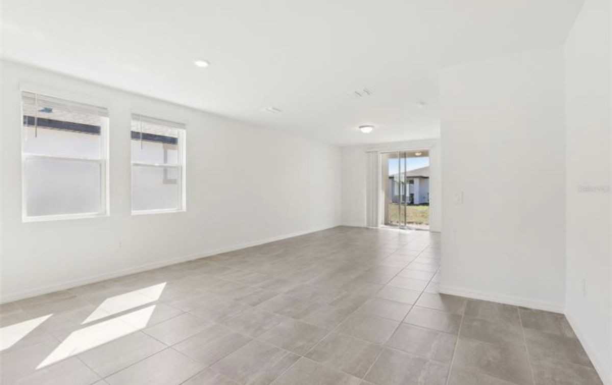 317 Castle Dr - Photo 7 of 40