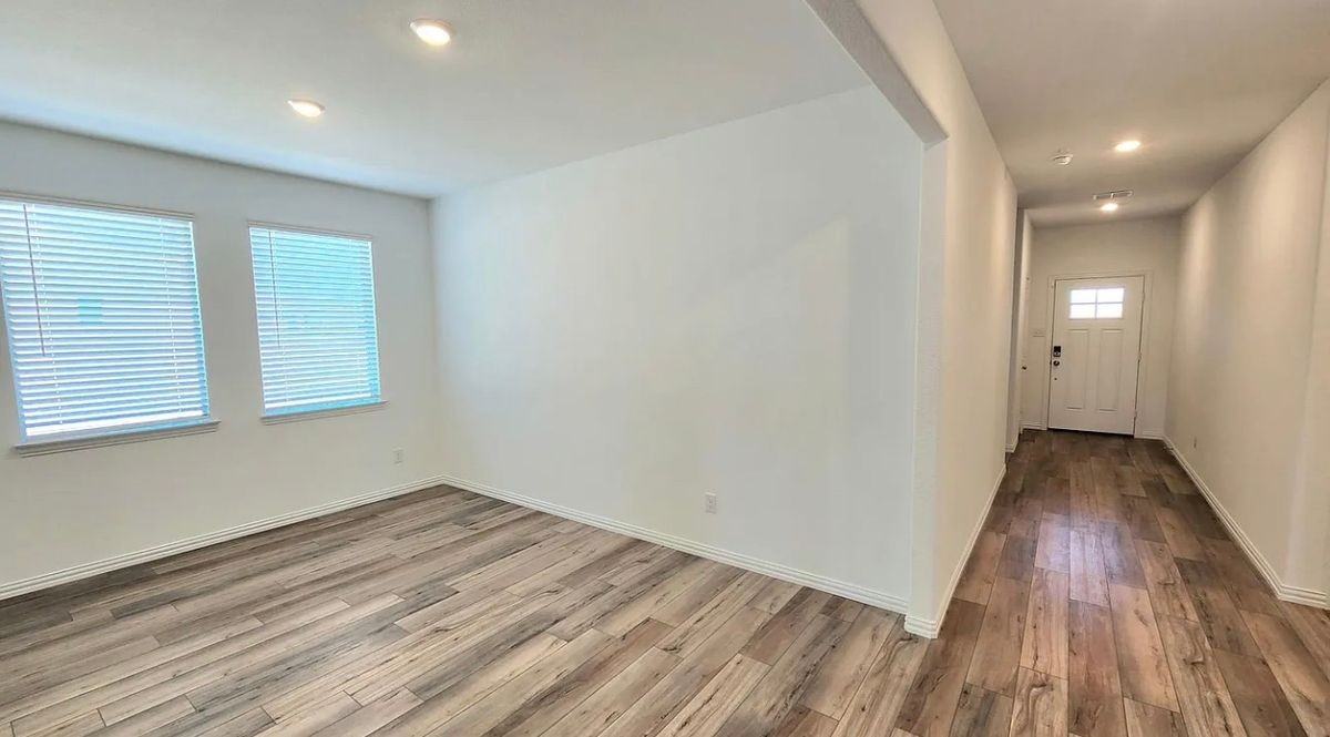 1000 Chip St - Photo 4 of 33