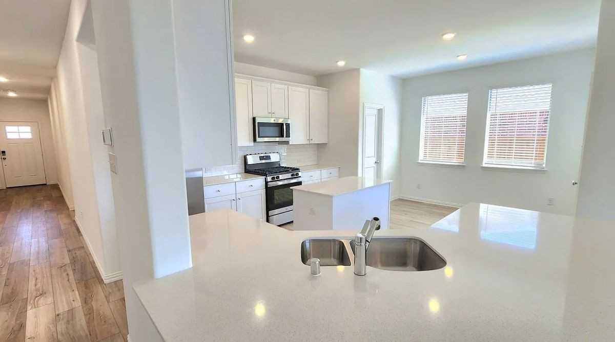 1000 Chip St - Photo 7 of 33