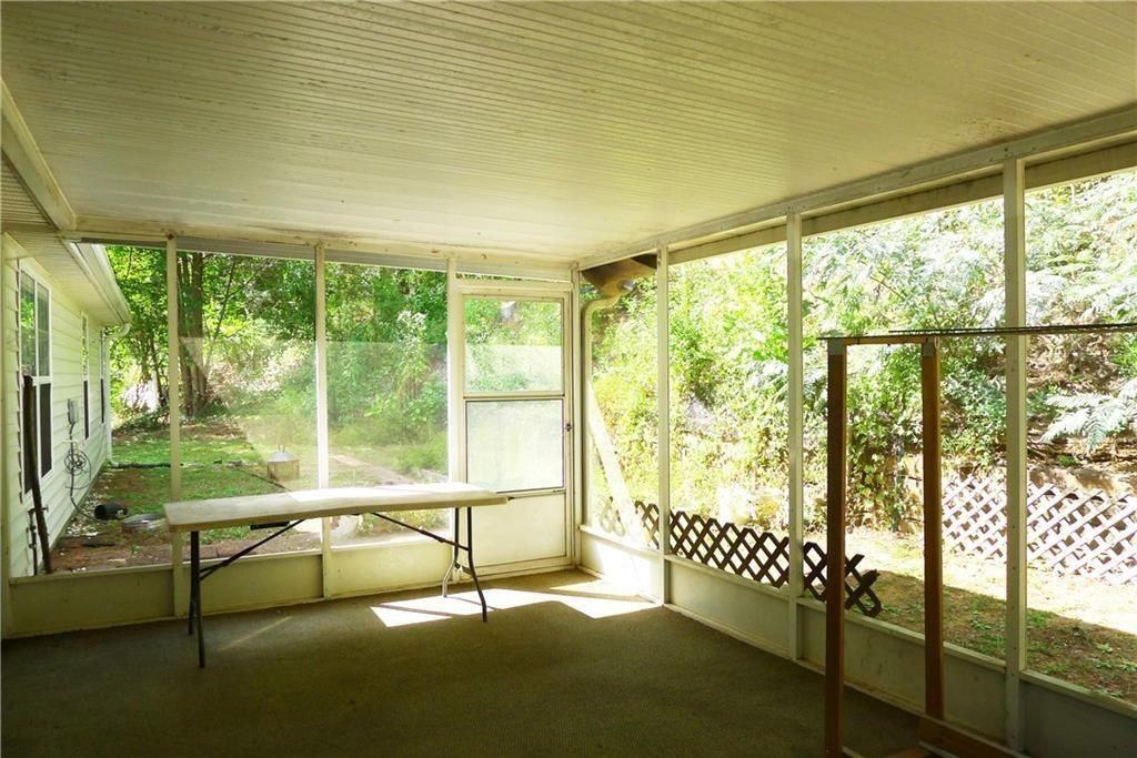 327 Lee Miller Dr - Photo 6 of 7