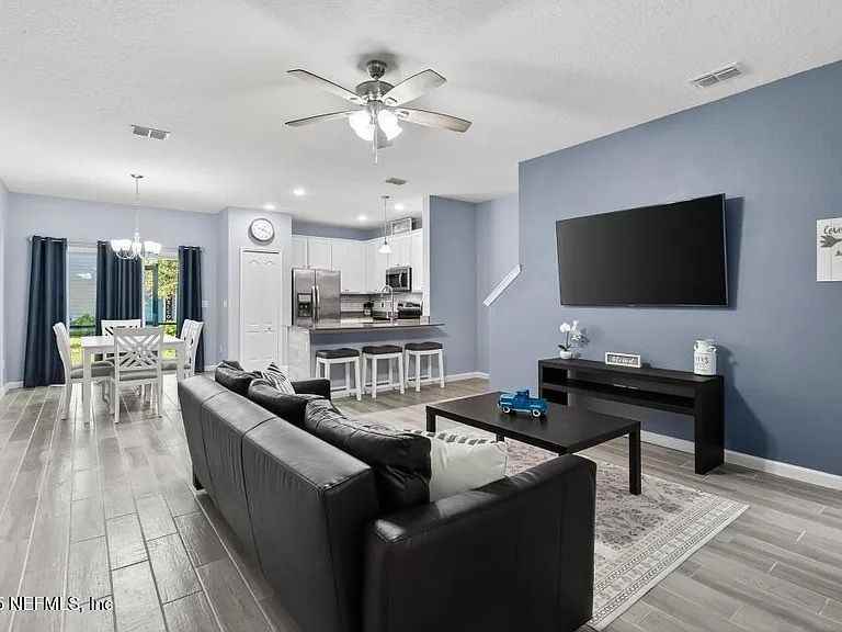 1105 Beach Dune Dr - Photo 5 of 19