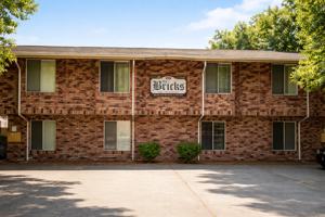 featured image of 831 W 5th St