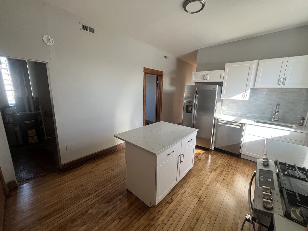 1412 N Kedzie Ave #3 - Photo 4 of 16