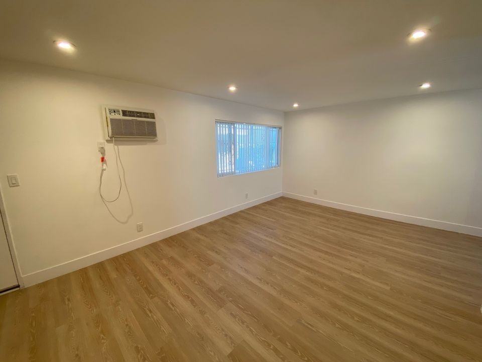 3900 W 1st St - Photo 7 of 50