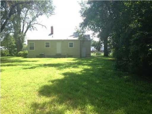 416 E 49th St N - Photo 3 of 13