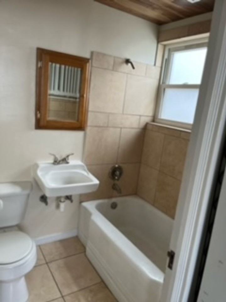 5th St Apartments - Photo 5 of 18