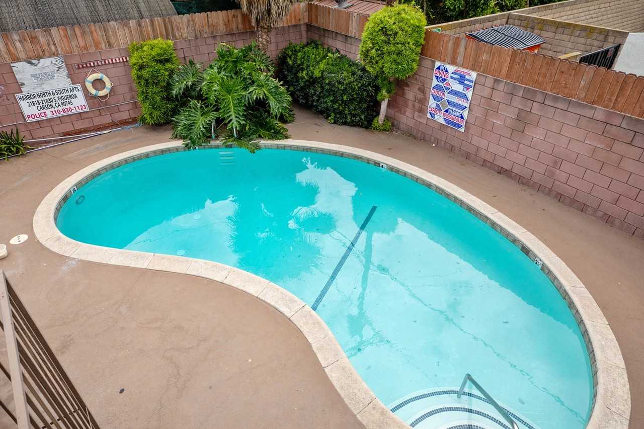 21818 S. Figueroa Street - Photo 3 of 32