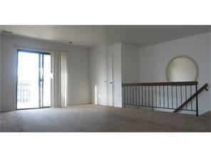 504 N Oaks Blvd - Photo 3 of 7