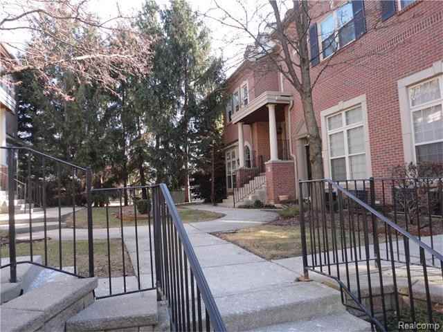 33 W Village Ln - Photo 3 of 41