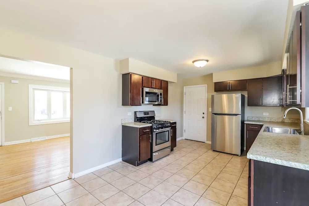 446 North Douglas Avenue - Photo 5 of 14