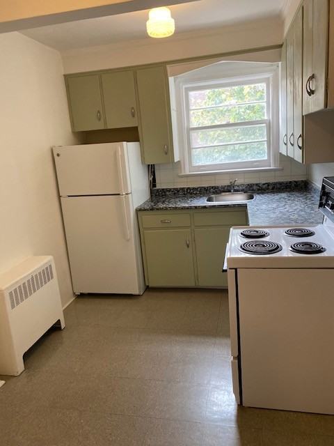 2513 Lake Shore Boulevard West #12 - Photo 7 of 8