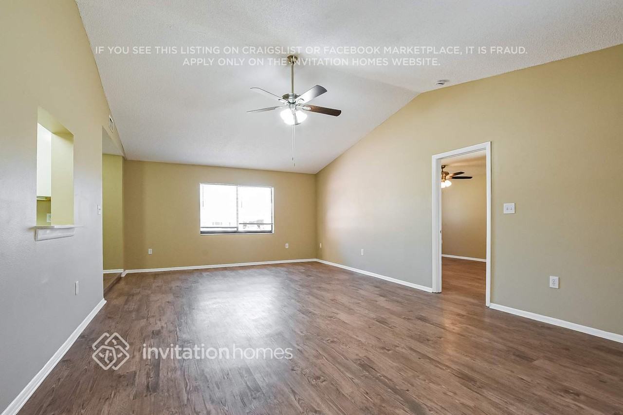 5210 Curtis Blvd - Photo 3 of 17