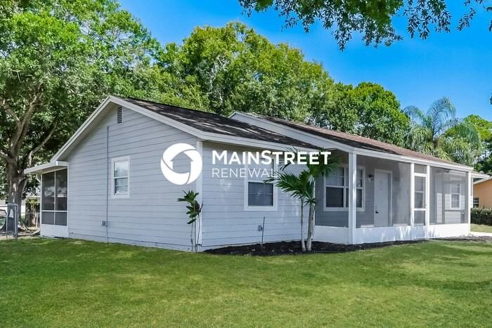 5315 Hickory Dr - Photo 3 of 16